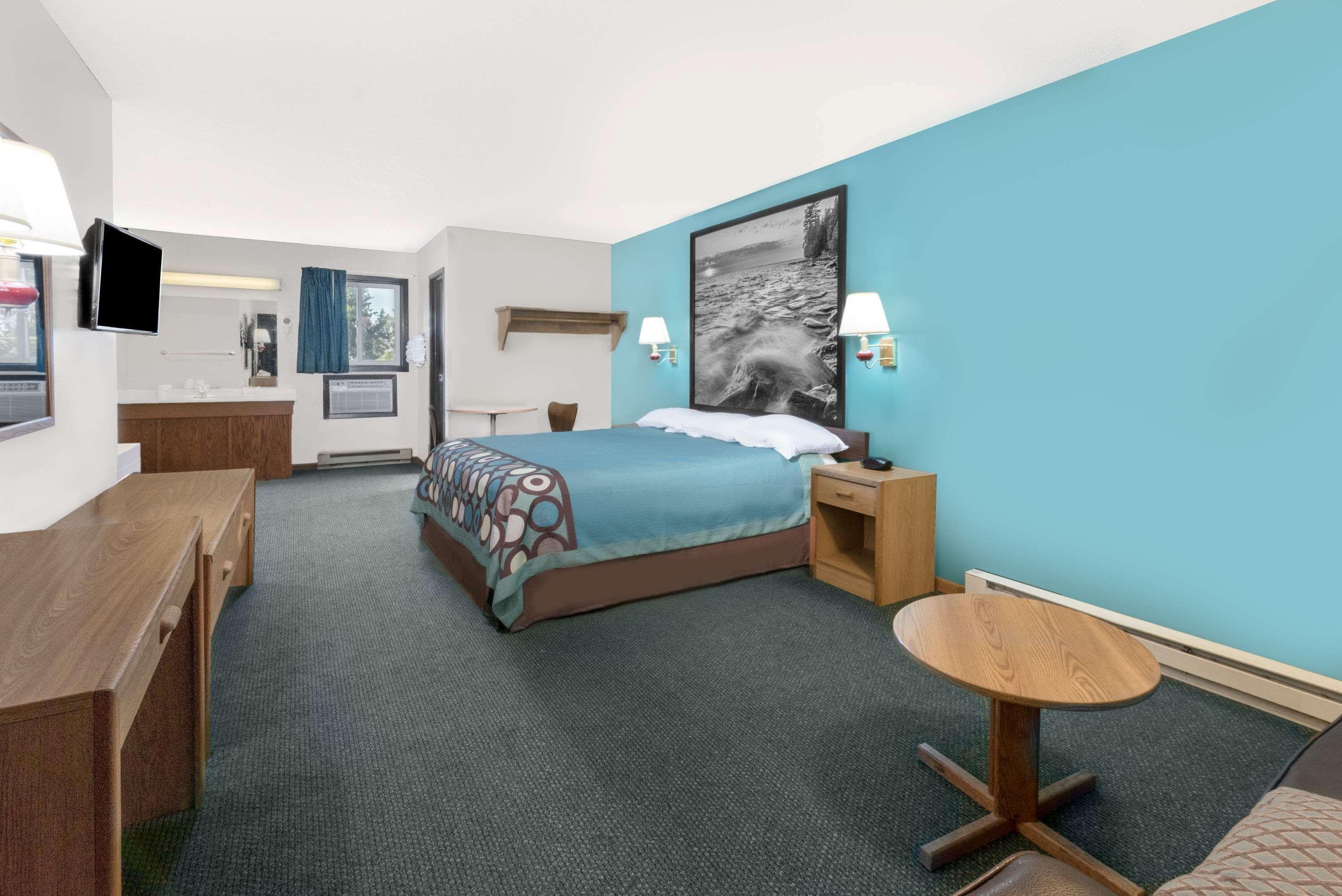 Super 8 By Wyndham Huron Exterior foto