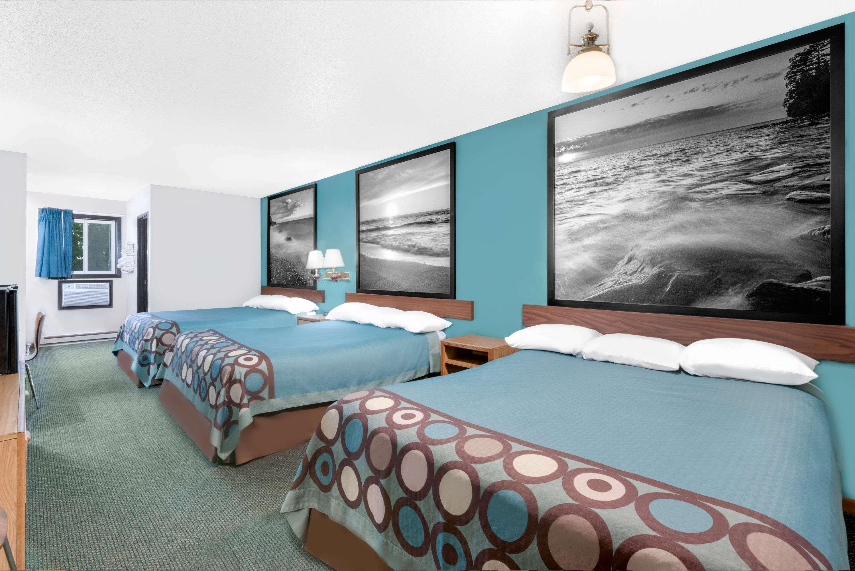 Super 8 By Wyndham Huron Exterior foto